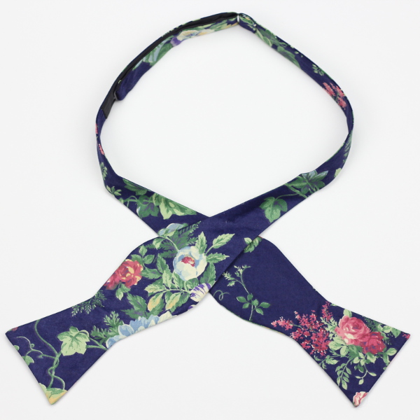Floral print men's self-tie tie bow ties by Chicago-based Kruwear are a must-have for spring & summer. 